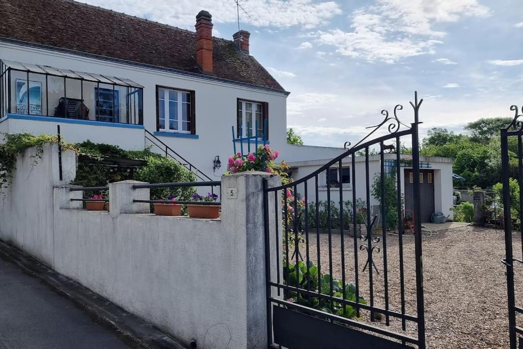 Les Noyers Monestois Entre Cher Et Canal De Berry Mennetou-sur-Cher Exteriör bild